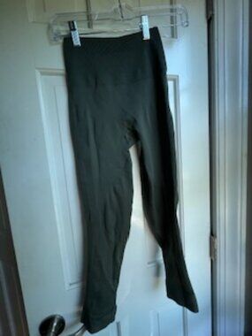 Lululemon Compression Capri